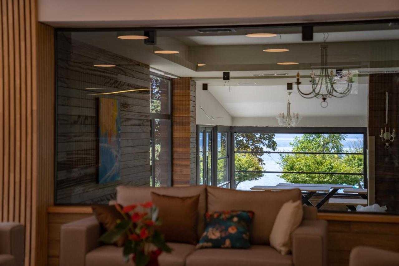 Lago Hotel Lagadin Ngoại thất bức ảnh