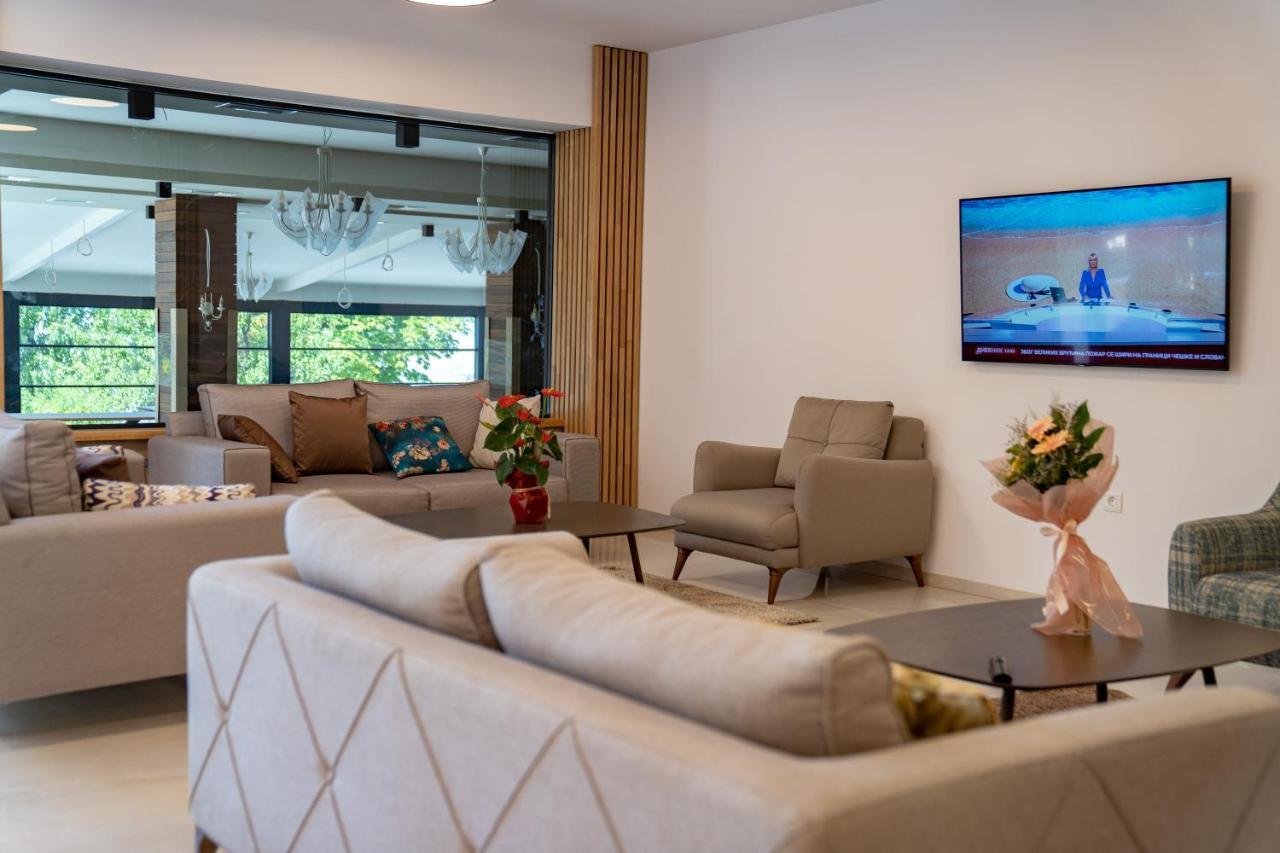 Lago Hotel Lagadin Ngoại thất bức ảnh