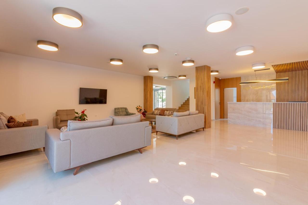 Lago Hotel Lagadin Ngoại thất bức ảnh