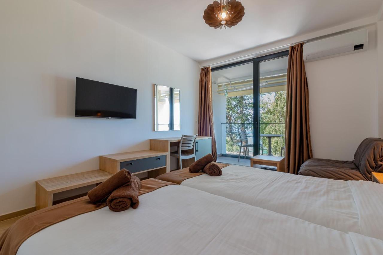 Lago Hotel Lagadin Ngoại thất bức ảnh