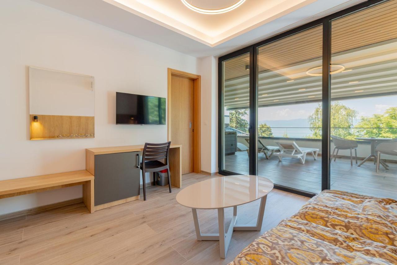 Lago Hotel Lagadin Ngoại thất bức ảnh