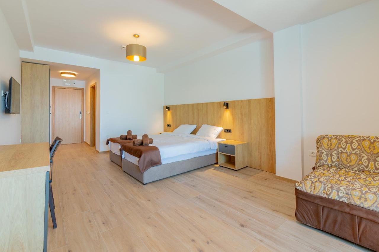 Lago Hotel Lagadin Ngoại thất bức ảnh