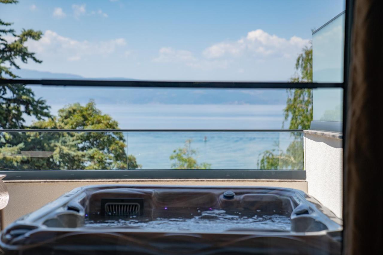 Lago Hotel Lagadin Ngoại thất bức ảnh