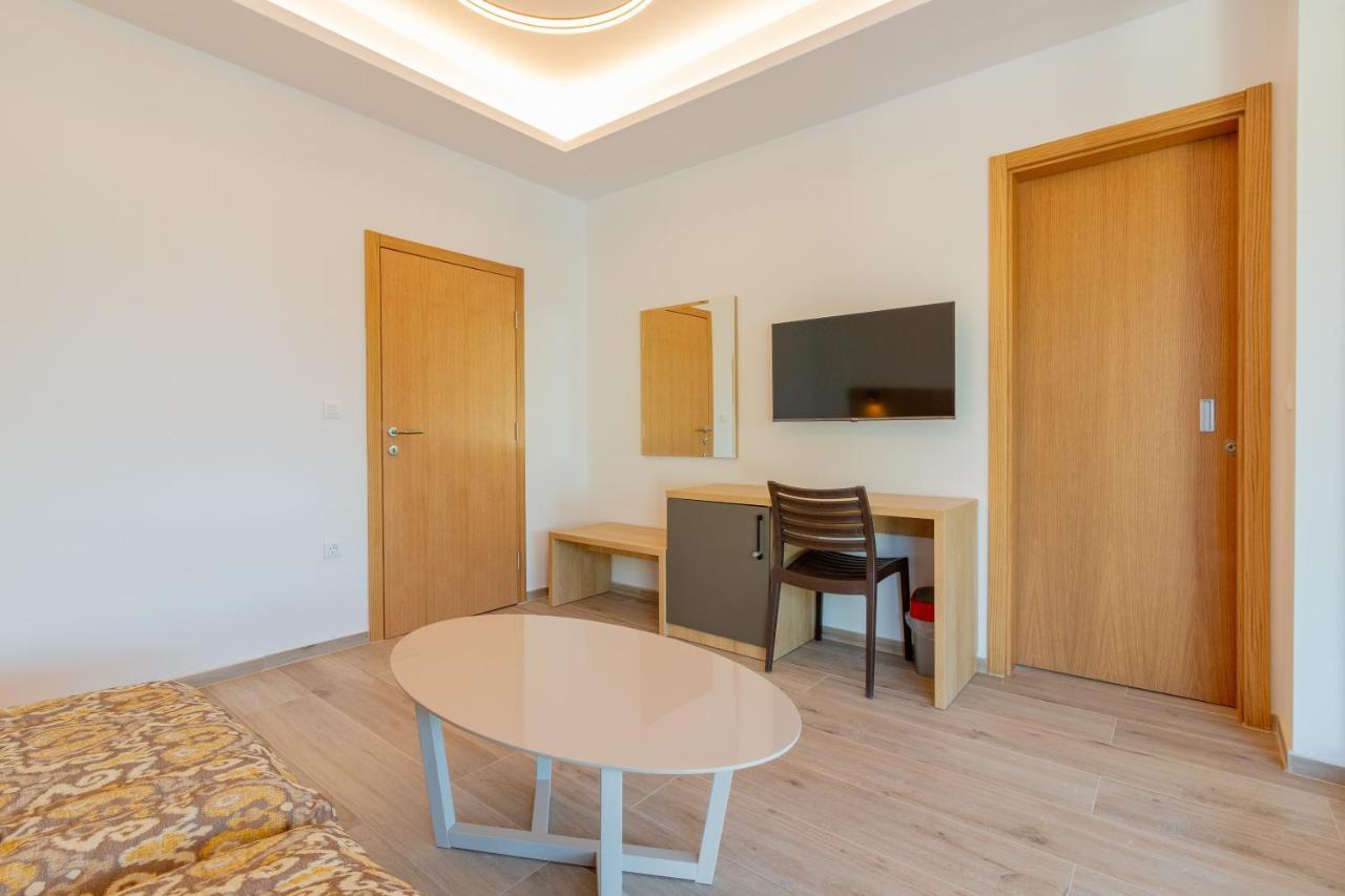 Lago Hotel Lagadin Ngoại thất bức ảnh
