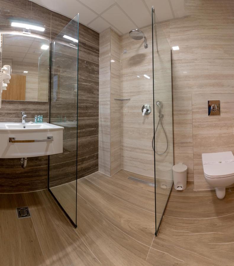 Lago Hotel Lagadin Ngoại thất bức ảnh